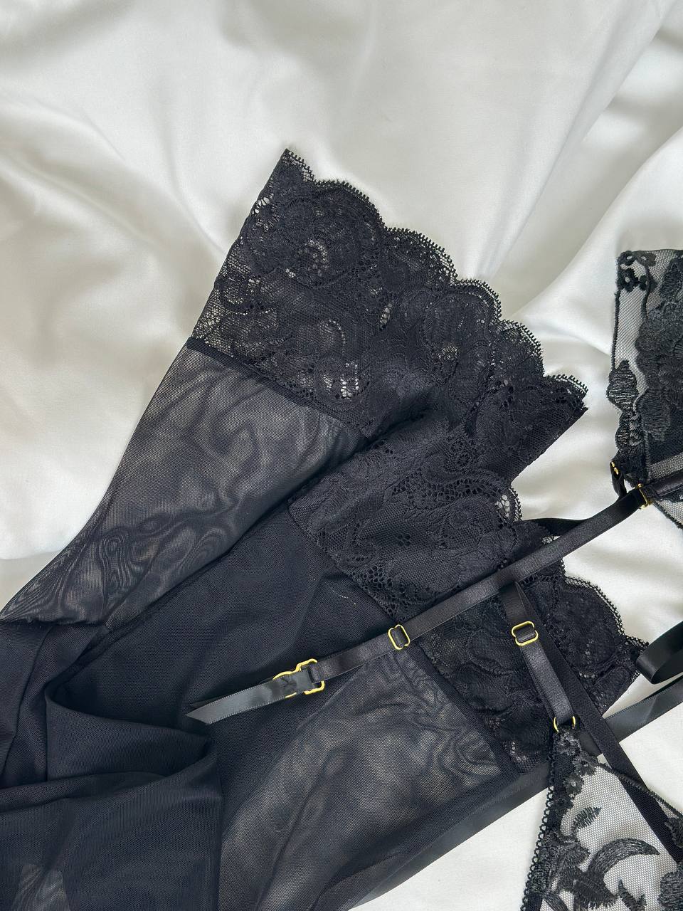 Set Corset din Dantelă Noir cu Ciorapi - DO4061