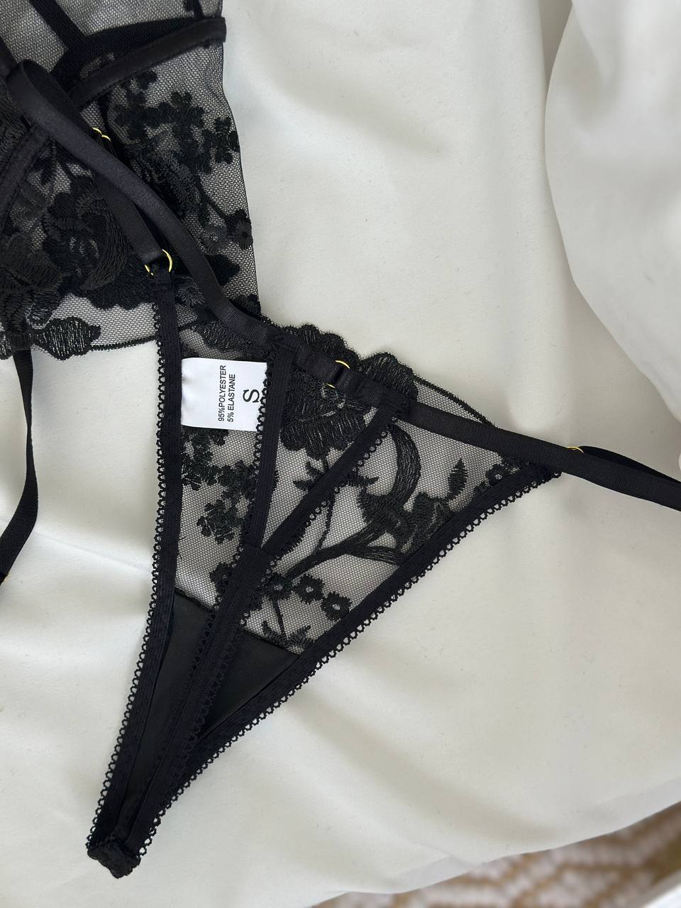 Set Corset din Dantelă Noir cu Ciorapi - DO4061